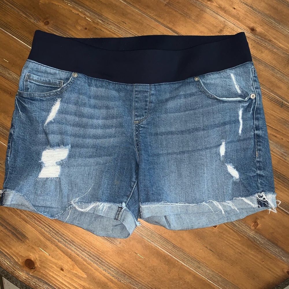 Maternity shorts